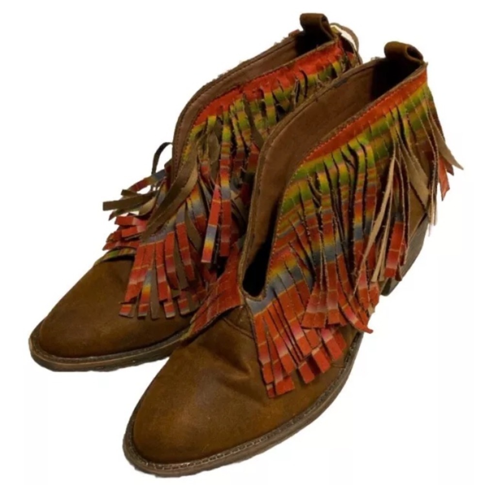 Volatile Western Aztec Fringe Ankle Boots! - Picture 4 of 8